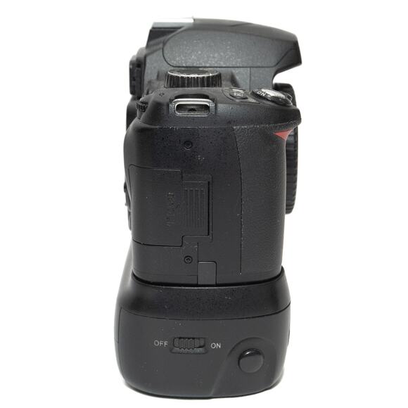 Nikon D60 10.2 Megapixel F-mount DSLR Camera - Picture 5 of 10